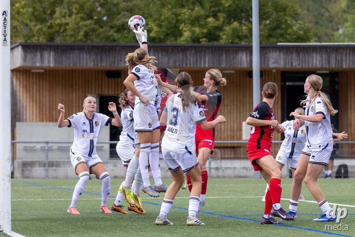 Aarau, Switzerland - September 5: goalkeeper Lea Kramowiku of FC Luzern Frauen in action during the AXA Women's Super League match between FC Aarau Frauen and FC Luzern at Sportanlage Schachen on September 5, 2026 in Aarau, Switzerland.