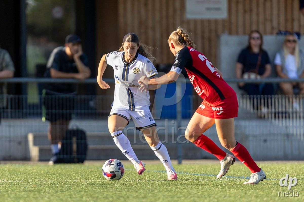 Aarau, Switzerland - September 5: Ramona Schallberger of FC Luzern Frauen (L) controls the ball during the AXA Women's Super League match between FC Aarau Frauen and FC Luzern at Sportanlage Schachen on September 5, 2026 in Aarau, Switzerland.