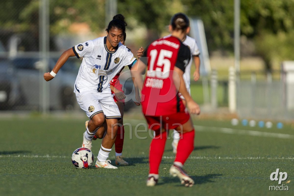 Aarau, Switzerland - September 5: Aldiana Amuchie of FC Luzern Frauen controls the ball during the AXA Women's Super League match between FC Aarau Frauen and FC Luzern at Sportanlage Schachen on September 5, 2026 in Aarau, Switzerland.
