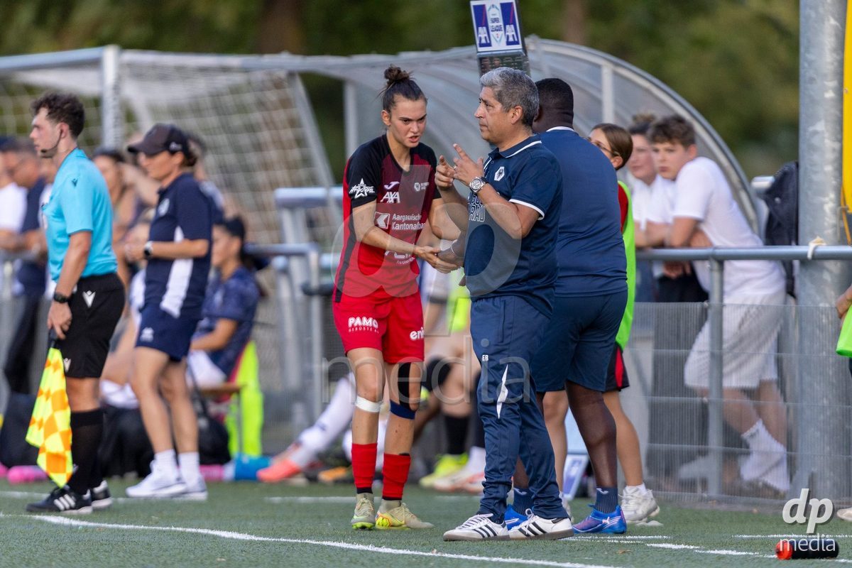Aarau, Switzerland - September 5: head coach Eduardo Barrera of FC Aarau Frauen during the AXA Women's Super League match between FC Aarau Frauen and FC Luzern at Sportanlage Schachen on September 5, 2026 in Aarau, Switzerland.