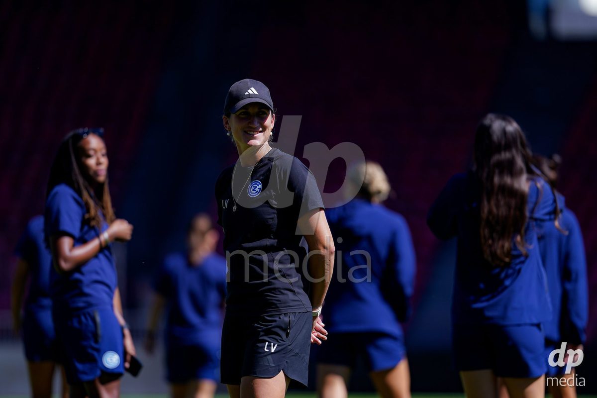 ZURICH, SWITZERLAND - September 6: Players of GC Frauenfussball arrival before the AXA Women's Super League match between GC Frauenfussball and Servette FC Chenois Feminin at Letzigrund on September 6, 2026 in Zurich, Switzerland.