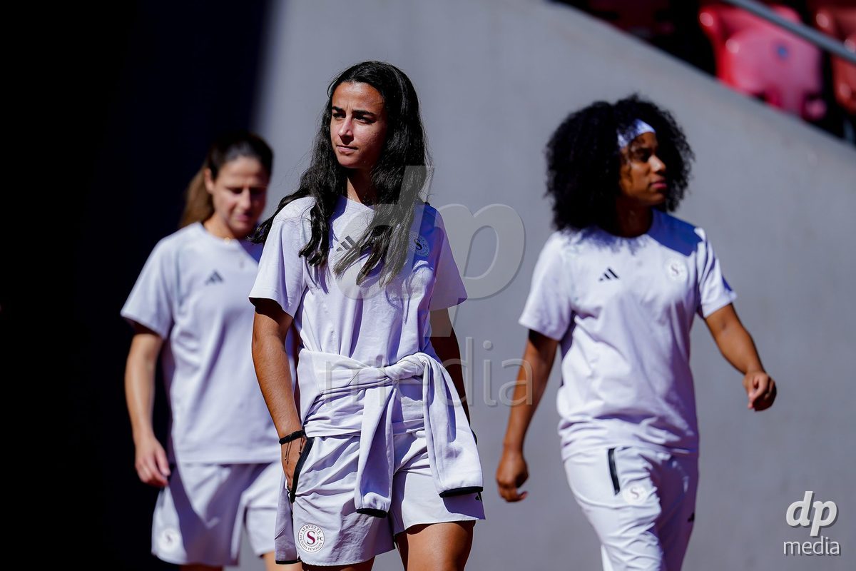 ZURICH, SWITZERLAND - September 6: Players of Servette FC Chenois Feminin arrival prior to the AXA Women's Super League match between GC Frauenfussball and Servette FC Chenois Feminin at Letzigrund on September 6, 2026 in Zurich, Switzerland.