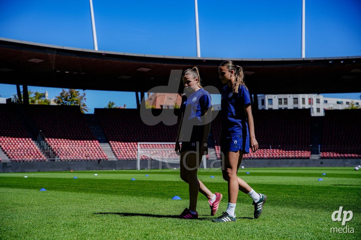 ZURICH, SWITZERLAND - September 6: Players of GC Frauenfussball arrival before the AXA Women's Super League match between GC Frauenfussball and Servette FC Chenois Feminin at Letzigrund on September 6, 2026 in Zurich, Switzerland.