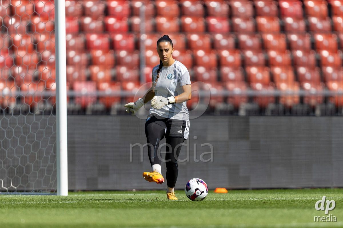 ZURICH, SWITZERLAND - September 6: Jimena Vicario Casal of GC Frauenfussball warming up during the AXA Women's Super League match between GC Frauenfussball and Servette FC Chenois Feminin at Letzigrund on September 6, 2026 in Zurich, Switzerland.