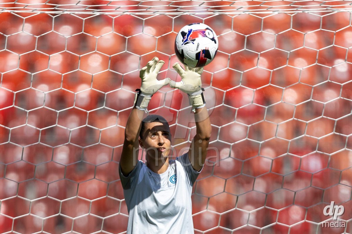 ZURICH, SWITZERLAND - September 6: Jimena Vicario Casal of GC Frauenfussball warming up during the AXA Women's Super League match between GC Frauenfussball and Servette FC Chenois Feminin at Letzigrund on September 6, 2026 in Zurich, Switzerland.