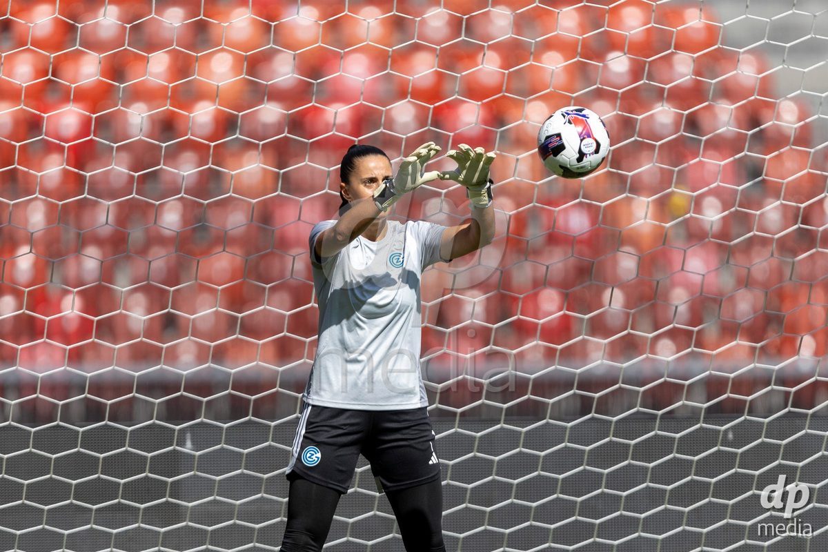 ZURICH, SWITZERLAND - September 6: Jimena Vicario Casal of GC Frauenfussball warming up during the AXA Women's Super League match between GC Frauenfussball and Servette FC Chenois Feminin at Letzigrund on September 6, 2026 in Zurich, Switzerland.