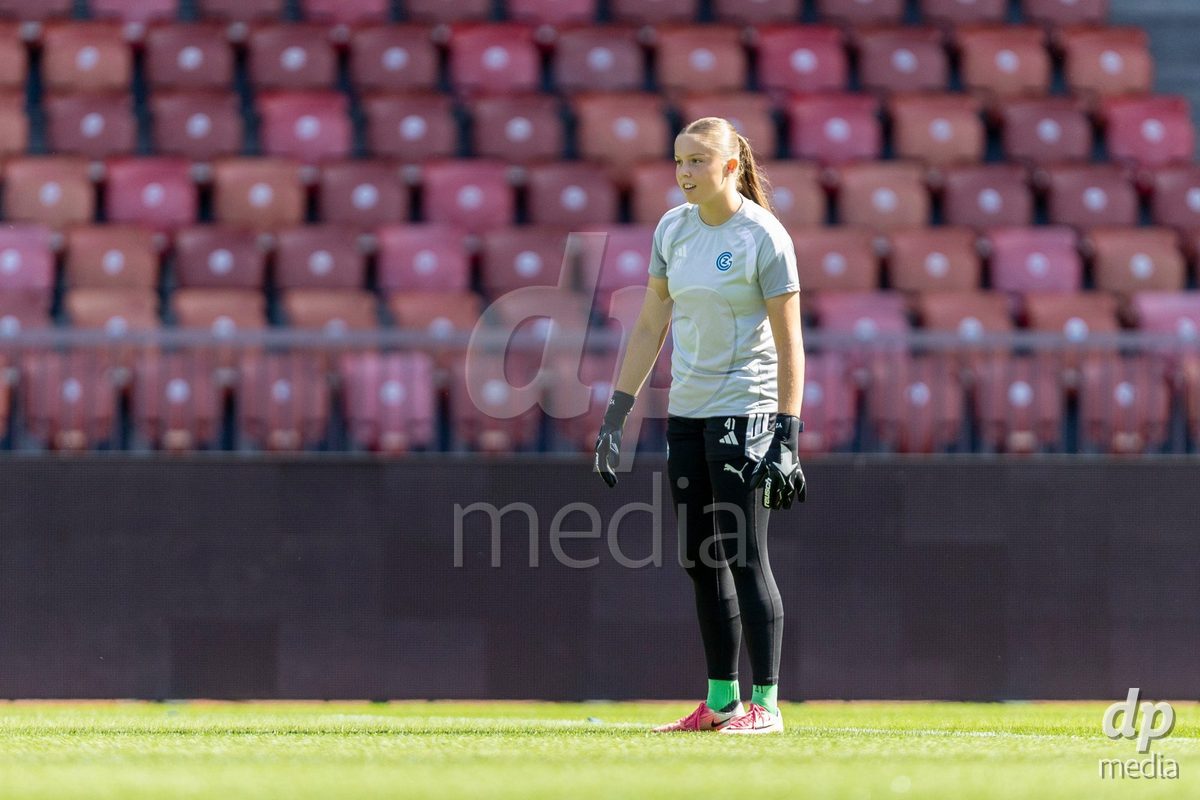 ZURICH, SWITZERLAND - September 6: Yara Zwyssig of GC Frauenfussball warming up during the AXA Women's Super League match between GC Frauenfussball and Servette FC Chenois Feminin at Letzigrund on September 6, 2026 in Zurich, Switzerland.
