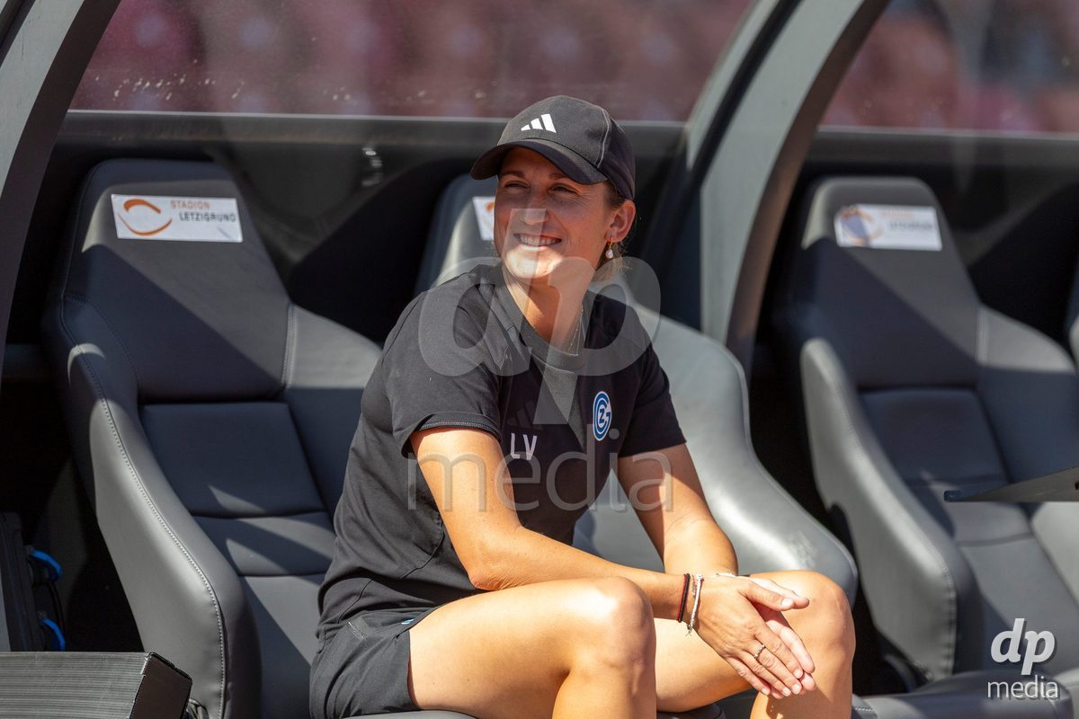 ZURICH, SWITZERLAND - September 6: Laura Vetterlein, Head Coach of GC Frauenfussball before the AXA Women's Super League match between GC Frauenfussball and Servette FC Chenois Feminin at Letzigrund on September 6, 2026 in Zurich, Switzerland.