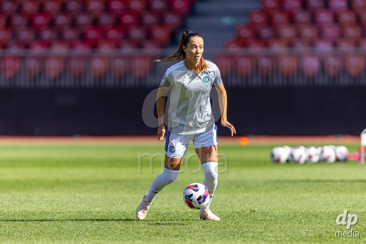 ZURICH, SWITZERLAND - September 6: Marta Cazalla of GC Frauenfussball warming up during the AXA Women's Super League match between GC Frauenfussball and Servette FC Chenois Feminin at Letzigrund on September 6, 2026 in Zurich, Switzerland.