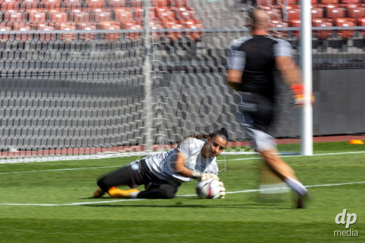 ZURICH, SWITZERLAND - September 6: Jimena Vicario Casal of GC Frauenfussball warming up during the AXA Women's Super League match between GC Frauenfussball and Servette FC Chenois Feminin at Letzigrund on September 6, 2026 in Zurich, Switzerland.
