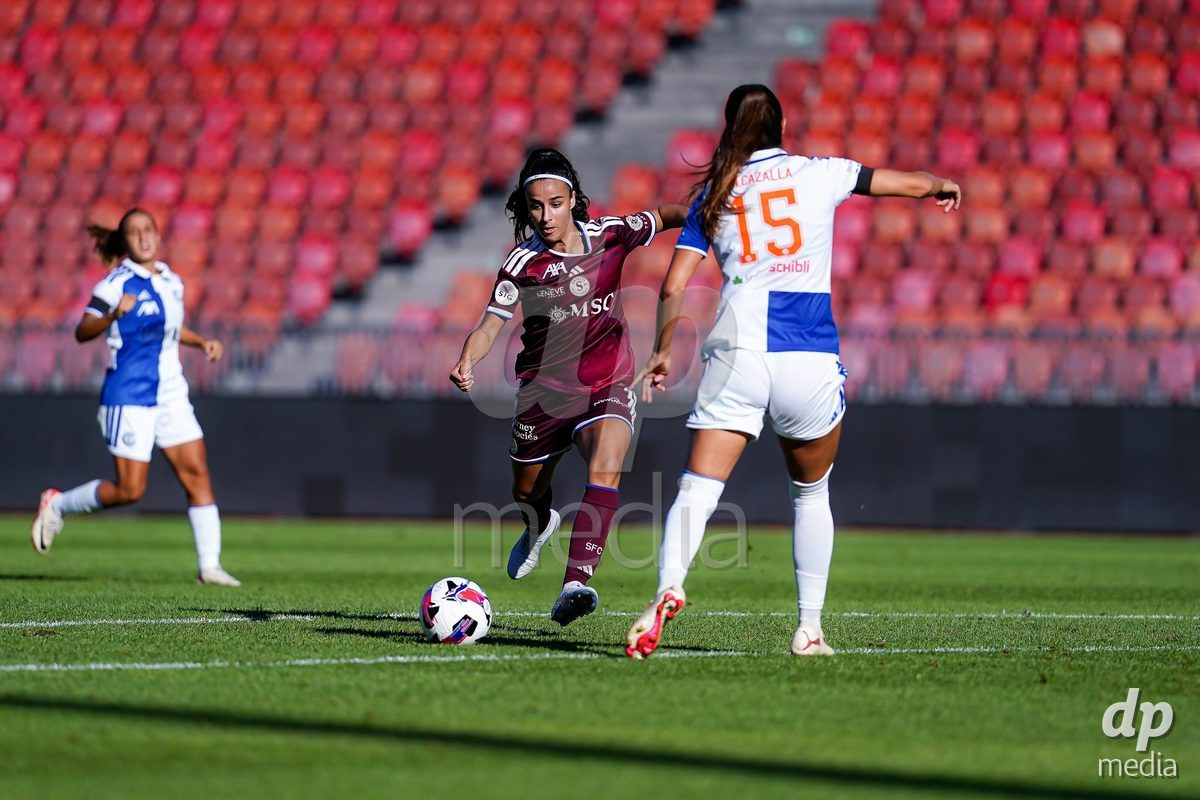ZURICH, SWITZERLAND - September 6: Paola Hernandez (Paola Hernández) of Servette FC Chenois Feminin controls the ball during the AXA Women's Super League match between GC Frauenfussball and Servette FC Chenois Feminin at Letzigrund on September 6, 2026 in Zurich, Switzerland.