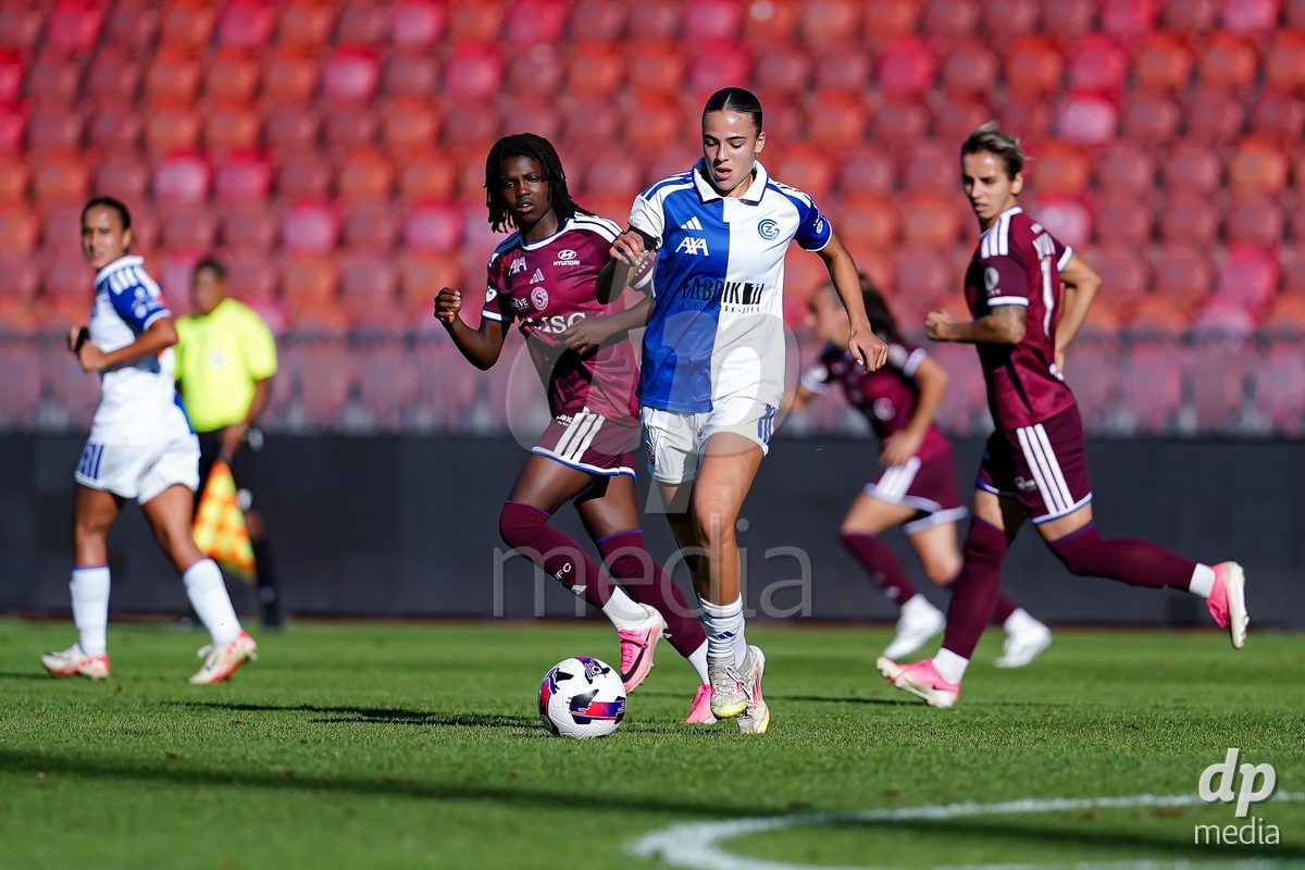 ZURICH, SWITZERLAND - September 6: Emma Egli of GC Frauenfussball controls the ball during the AXA Women's Super League match between GC Frauenfussball and Servette FC Chenois Feminin at Letzigrund on September 6, 2026 in Zurich, Switzerland.