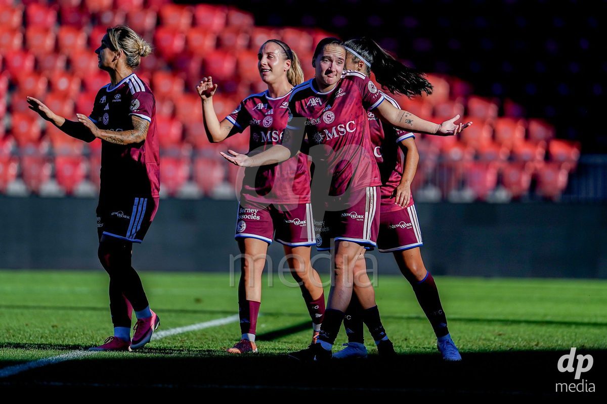 ZURICH, SWITZERLAND - September 6: Magdalena Sobal of Servette FC Chenois Feminin celebrating with team after scoring teams second goal during the AXA Women's Super League match between GC Frauenfussball and Servette FC Chenois Feminin at Letzigrund on September 6, 2026 in Zurich, Switzerland.