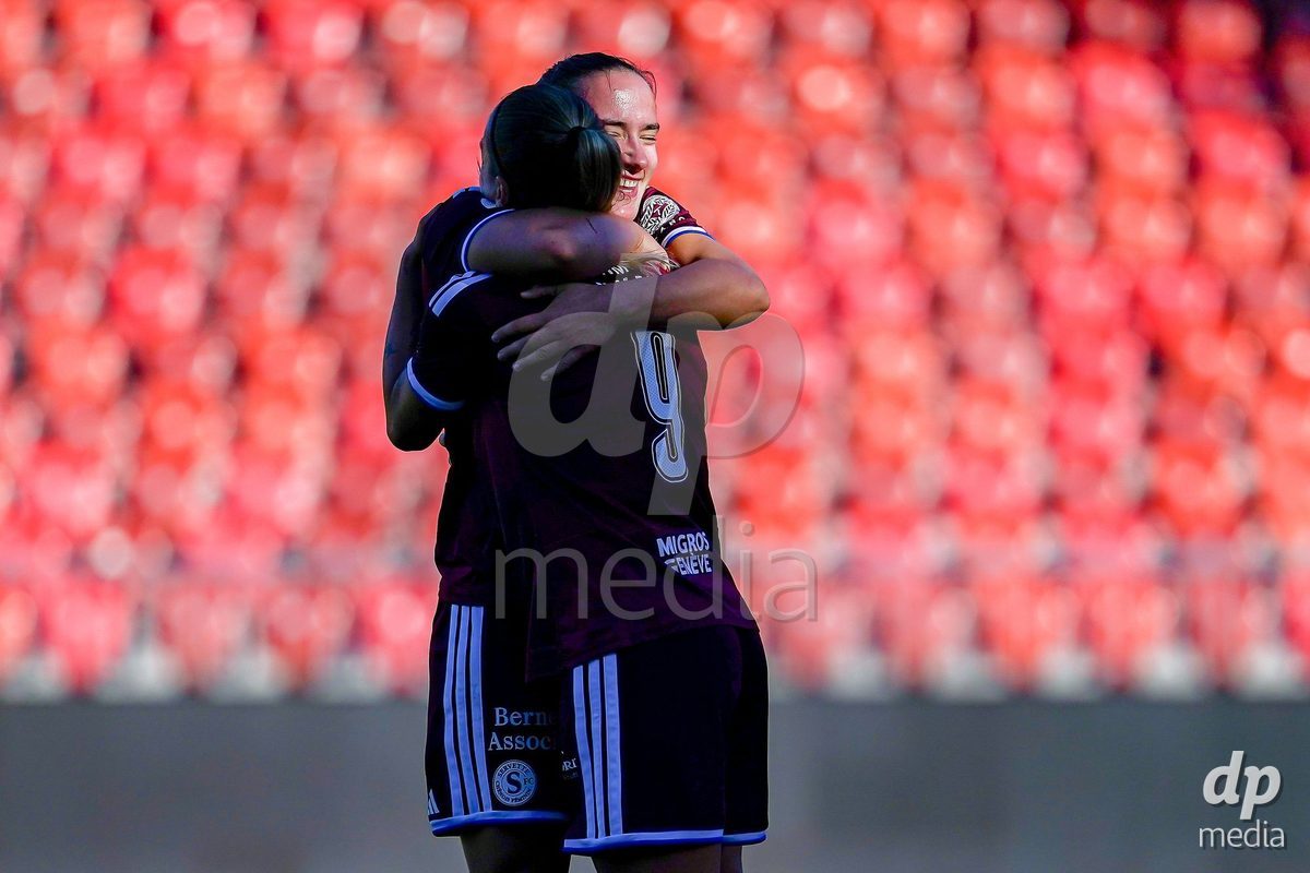 ZURICH, SWITZERLAND - September 6: Magdalena Sobal of Servette FC Chenois Feminin celebrating with team after scoring teams second goal during the AXA Women's Super League match between GC Frauenfussball and Servette FC Chenois Feminin at Letzigrund on September 6, 2026 in Zurich, Switzerland.
