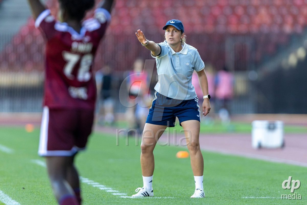 ZURICH, SWITZERLAND - September 6: Laura Vetterlein, Head Coach of GC Frauenfussball during the AXA Women's Super League match between GC Frauenfussball and Servette FC Chenois Feminin at Letzigrund on September 6, 2026 in Zurich, Switzerland.