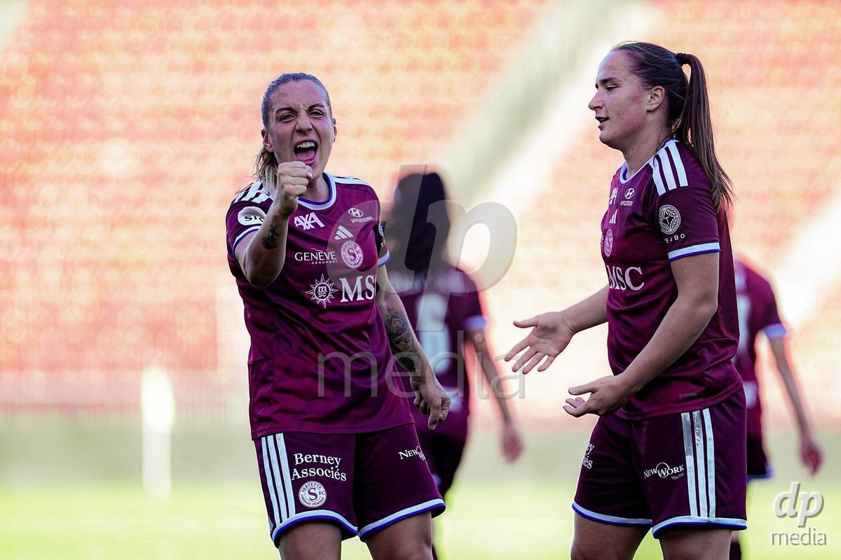 ZURICH, SWITZERLAND - September 6: Gloria Marinelli (L) of Servette FC Chenois Feminin celebrating after scoring teams third goal during the AXA Women's Super League match between GC Frauenfussball and Servette FC Chenois Feminin at Letzigrund on September 6, 2026 in Zurich, Switzerland.