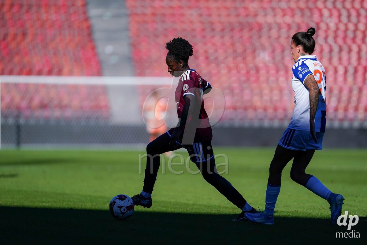 ZURICH, SWITZERLAND - September 6: Melanie Muller of GC Frauenfussball(R) and Bénédicte Simon (Benedicte Simon) of Servette FC Chenois Feminin (L) battle for the ball during the AXA Women's Super League match between GC Frauenfussball and Servette FC Chenois Feminin at Letzigrund on September 6, 2026 in Zurich, Switzerland.