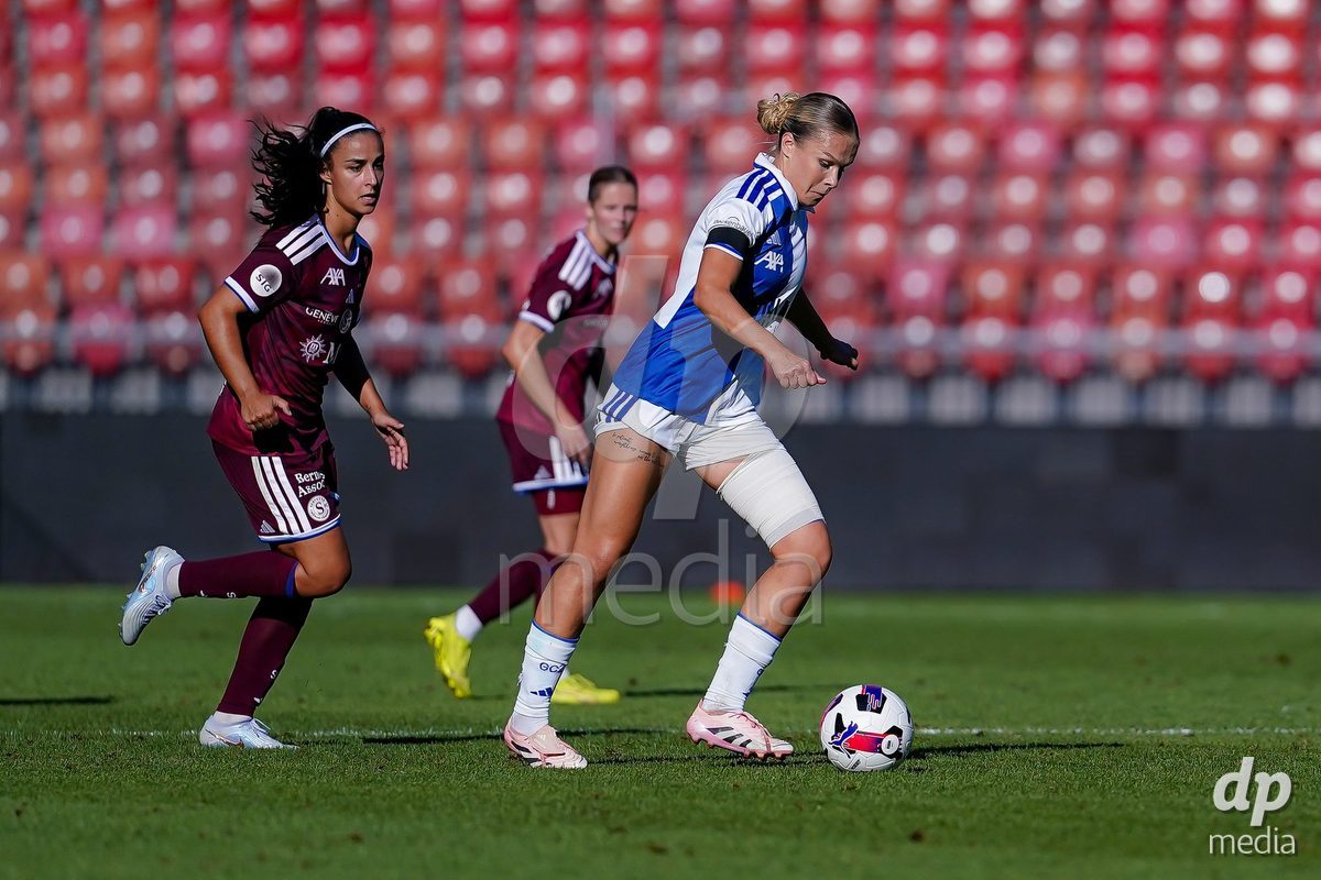 ZURICH, SWITZERLAND - September 6: Ella Ljustina of GC Frauenfussball (R) controls the ball during the AXA Women's Super League match between GC Frauenfussball and Servette FC Chenois Feminin at Letzigrund on September 6, 2026 in Zurich, Switzerland.