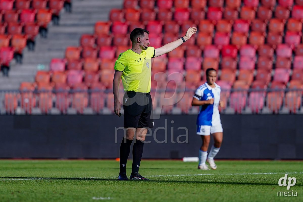 ZURICH, SWITZERLAND - September 6: Referee Faruk Tutnjic during the AXA Women's Super League match between GC Frauenfussball and Servette FC Chenois Feminin at Letzigrund on September 6, 2026 in Zurich, Switzerland.