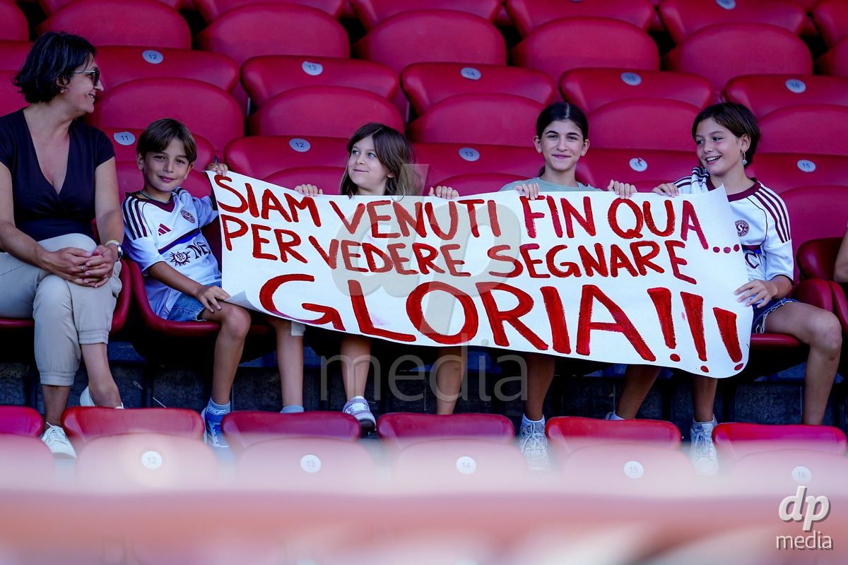 ZURICH, SWITZERLAND - September 6: Fans of Gloria Marinelli of Servette FC Chenois Feminin during the AXA Women's Super League match between GC Frauenfussball and Servette FC Chenois Feminin at Letzigrund on September 6, 2026 in Zurich, Switzerland.