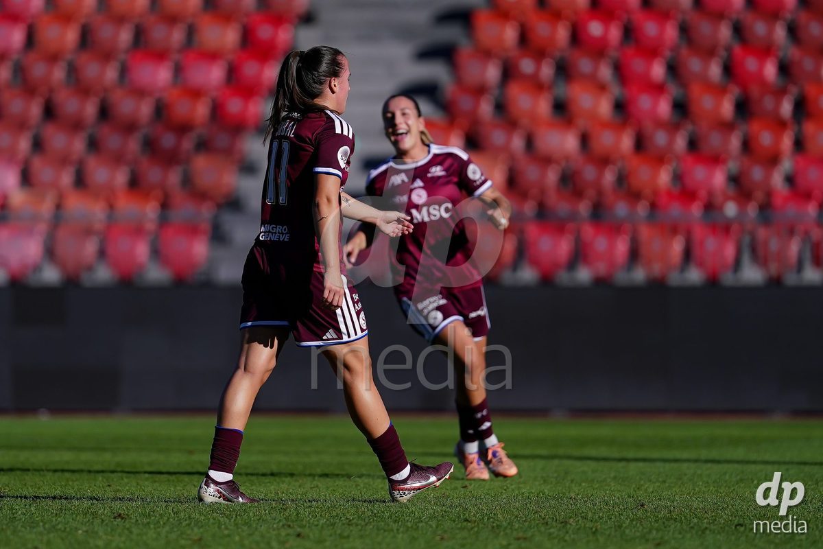 ZURICH, SWITZERLAND - September 6: Magdalena Sobal of Servette FC Chenois Feminin celebrating with team after scoring teams second goal during the AXA Women's Super League match between GC Frauenfussball and Servette FC Chenois Feminin at Letzigrund on September 6, 2026 in Zurich, Switzerland.