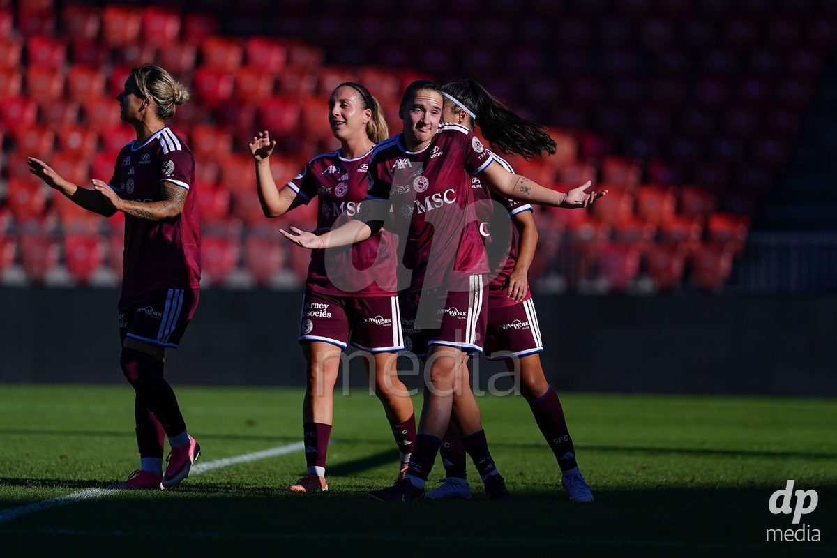 ZURICH, SWITZERLAND - September 6: Magdalena Sobal of Servette FC Chenois Feminin celebrating with team after scoring teams second goal during the AXA Women's Super League match between GC Frauenfussball and Servette FC Chenois Feminin at Letzigrund on September 6, 2026 in Zurich, Switzerland.