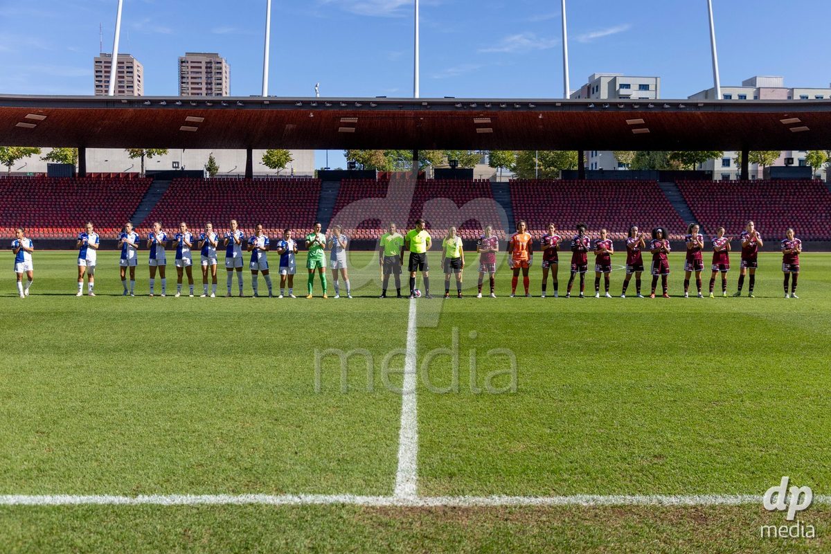 ZURICH, SWITZERLAND - September 6: teams standing ready for the AXA Women's Super League match between GC Frauenfussball and Servette FC Chenois Feminin at Letzigrund on September 6, 2026 in Zurich, Switzerland.