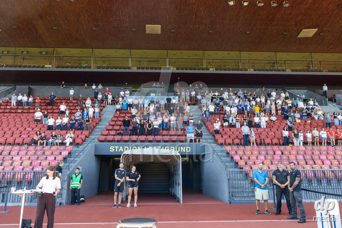 ZURICH, SWITZERLAND - September 6: A minute’s silence for Marcel Bollmann during the AXA Women's Super League match between GC Frauenfussball and Servette FC Chenois Feminin at Letzigrund on September 6, 2026 in Zurich, Switzerland.