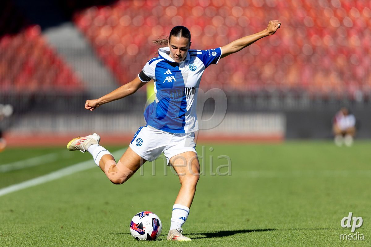 ZURICH, SWITZERLAND - September 6: Emma Egli of GC Frauenfussball passes the ball during the AXA Women's Super League match between GC Frauenfussball and Servette FC Chenois Feminin at Letzigrund on September 6, 2026 in Zurich, Switzerland.