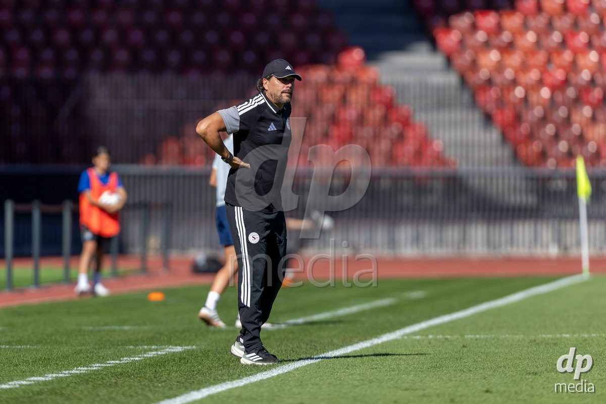 ZURICH, SWITZERLAND - September 6: Cristian Toro, Head Coach of Servette FC Chenois Feminin during the AXA Women's Super League match between GC Frauenfussball and Servette FC Chenois Feminin at Letzigrund on September 6, 2026 in Zurich, Switzerland.