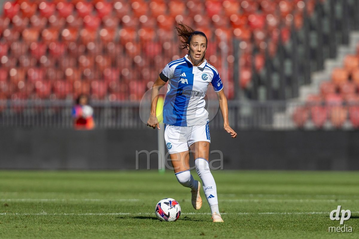 ZURICH, SWITZERLAND - September 6: Marta Cazalla of GC Frauenfussball controls the ball during the AXA Women's Super League match between GC Frauenfussball and Servette FC Chenois Feminin at Letzigrund on September 6, 2026 in Zurich, Switzerland.