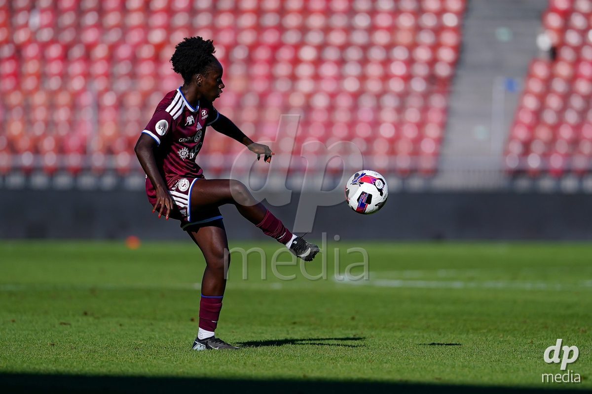 ZURICH, SWITZERLAND - September 6: Bénédicte Simon (Benedicte Simon) of Servette FC Chenois Feminin in action during the AXA Women's Super League match between GC Frauenfussball and Servette FC Chenois Feminin at Letzigrund on September 6, 2026 in Zurich, Switzerland.
