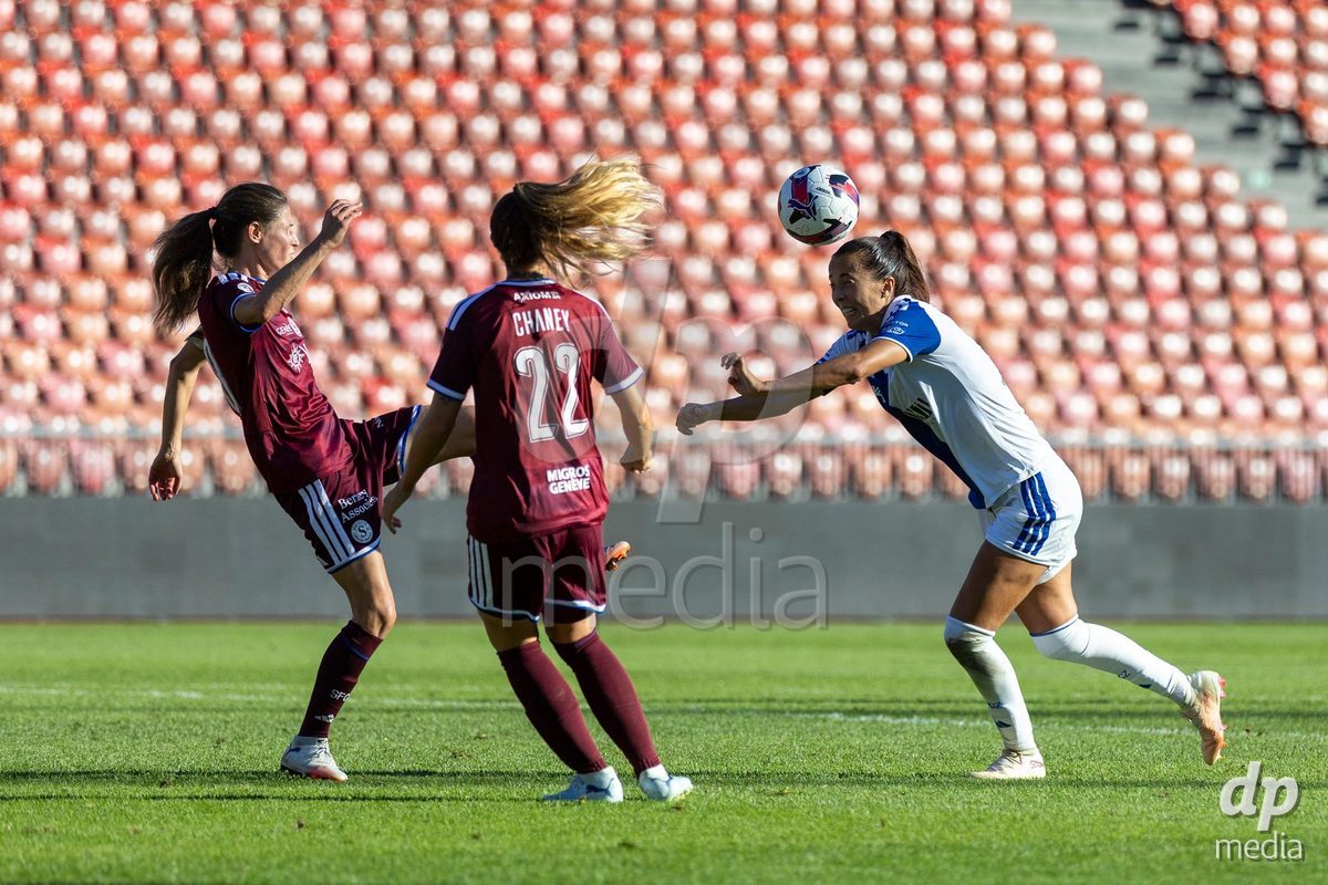 ZURICH, SWITZERLAND - September 6: Marta Cazalla of GC Frauenfussball (R) heads the ball during the AXA Women's Super League match between GC Frauenfussball and Servette FC Chenois Feminin at Letzigrund on September 6, 2026 in Zurich, Switzerland.