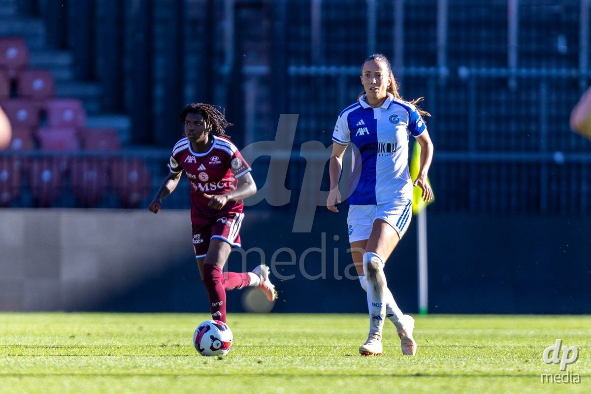 ZURICH, SWITZERLAND - September 6: Marta Cazalla of GC Frauenfussball controls the ball during the AXA Women's Super League match between GC Frauenfussball and Servette FC Chenois Feminin at Letzigrund on September 6, 2026 in Zurich, Switzerland.