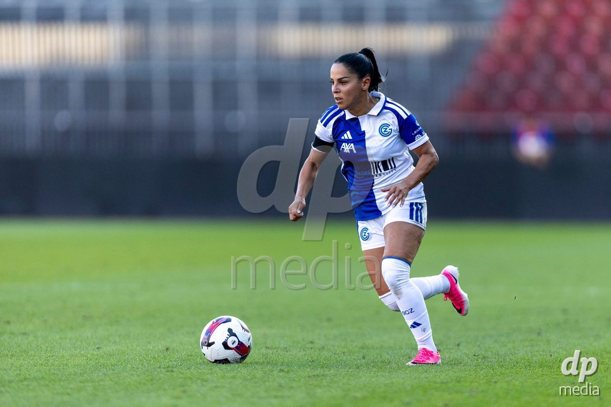 ZURICH, SWITZERLAND - September 6: Qendresa Krasniqi of GC Frauenfussball controls the ball during the AXA Women's Super League match between GC Frauenfussball and Servette FC Chenois Feminin at Letzigrund on September 6, 2026 in Zurich, Switzerland.