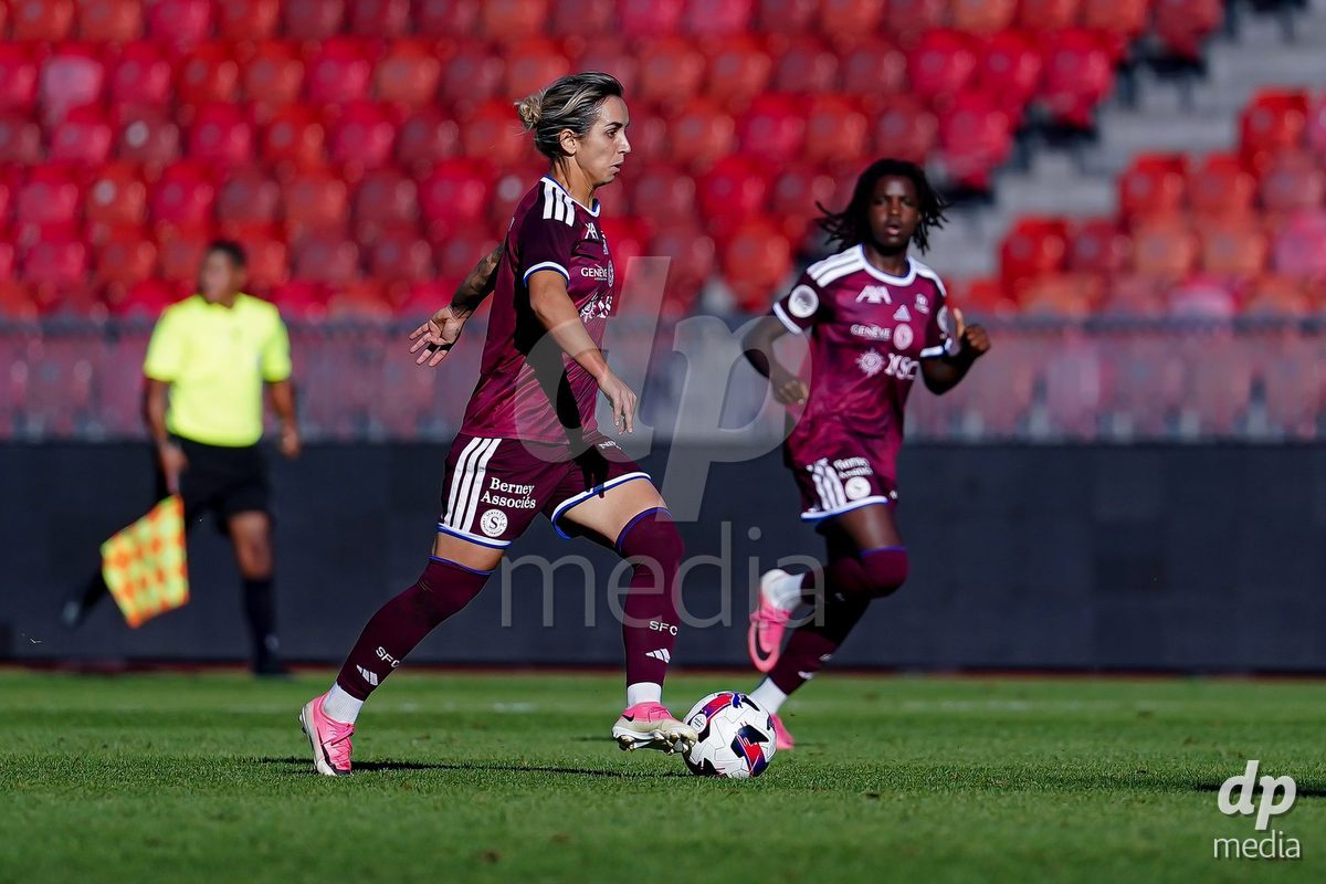 ZURICH, SWITZERLAND - September 6: Natasa Andonova (NataÅ¡a Andonova) of Servette FC Chenois Feminin controls the ball during the AXA Women's Super League match between GC Frauenfussball and Servette FC Chenois Feminin at Letzigrund on September 6, 2026 in Zurich, Switzerland.