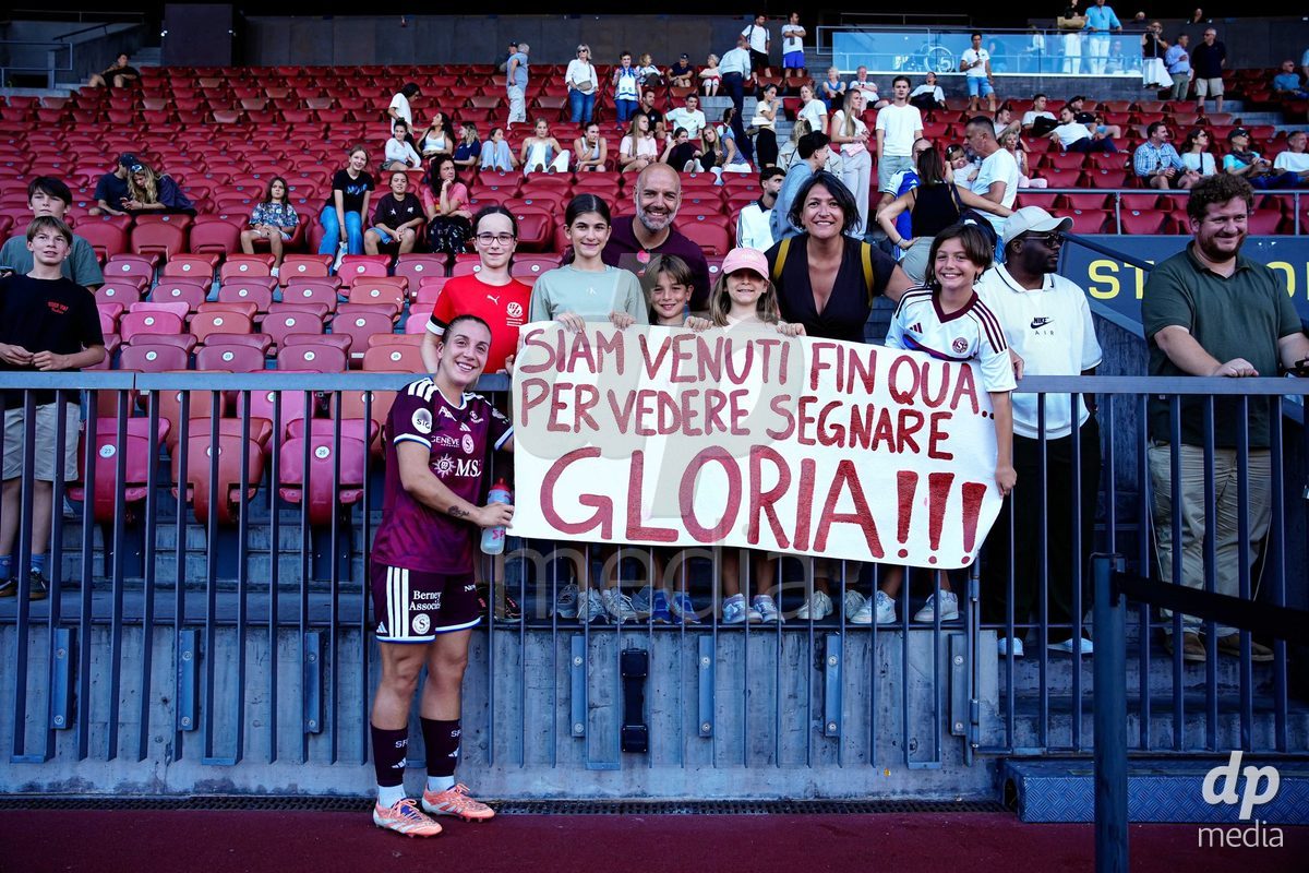 ZURICH, SWITZERLAND - September 6: Gloria Marinelli of Servette FC Chenois Feminin with fans after the AXA Women's Super League match between GC Frauenfussball and Servette FC Chenois Feminin at Letzigrund on September 6, 2026 in Zurich, Switzerland.