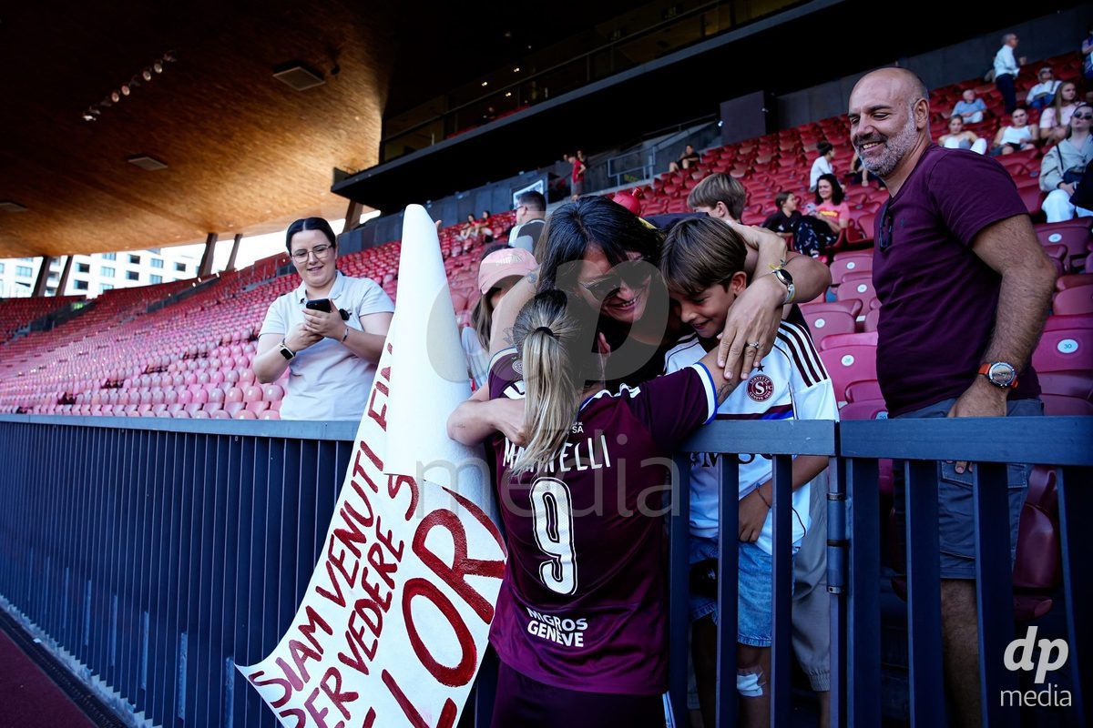 ZURICH, SWITZERLAND - September 6: Gloria Marinelli of Servette FC Chenois Feminin with fans after the AXA Women's Super League match between GC Frauenfussball and Servette FC Chenois Feminin at Letzigrund on September 6, 2026 in Zurich, Switzerland.