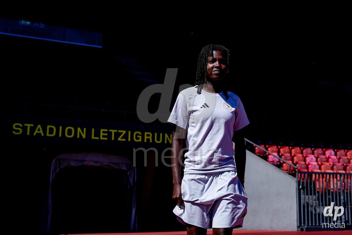 ZURICH, SWITZERLAND - September 6: Players of Servette FC Chenois Feminin arrival during the AXA Women's Super League match between GC Frauenfussball and Servette FC Chenois Feminin at Letzigrund on September 6, 2026 in Zurich, Switzerland.
