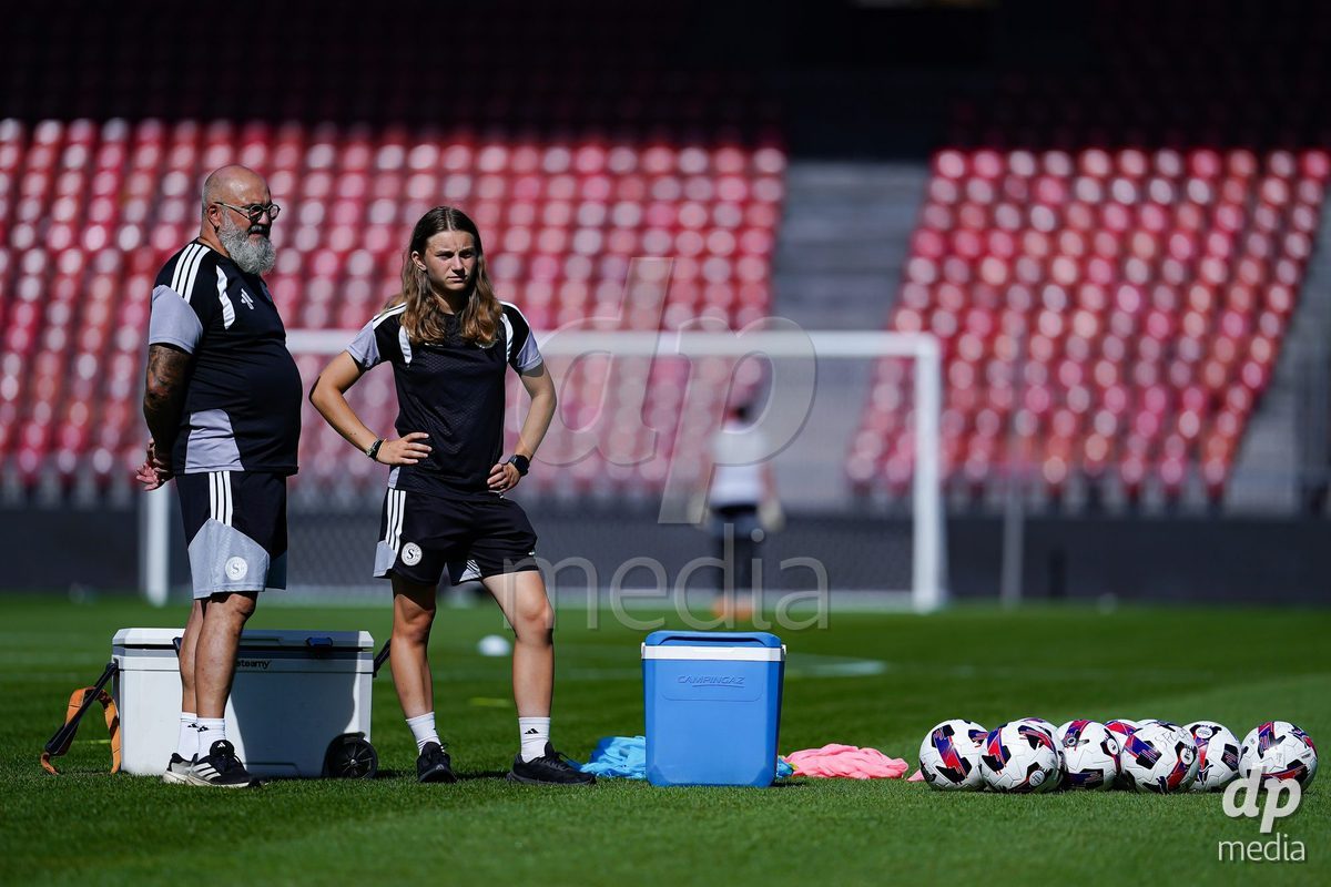 ZURICH, SWITZERLAND - September 6: Servette FC Chenois Feminin staff during the AXA Women's Super League match between GC Frauenfussball and Servette FC Chenois Feminin at Letzigrund on September 6, 2026 in Zurich, Switzerland.
