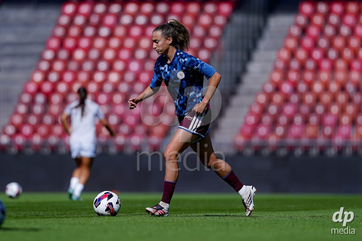 ZURICH, SWITZERLAND - September 6: Laia Balleste (Laia Ballesté) of Servette FC Chenois Feminin warming up during the AXA Women's Super League match between GC Frauenfussball and Servette FC Chenois Feminin at Letzigrund on September 6, 2026 in Zurich, Switzerland.