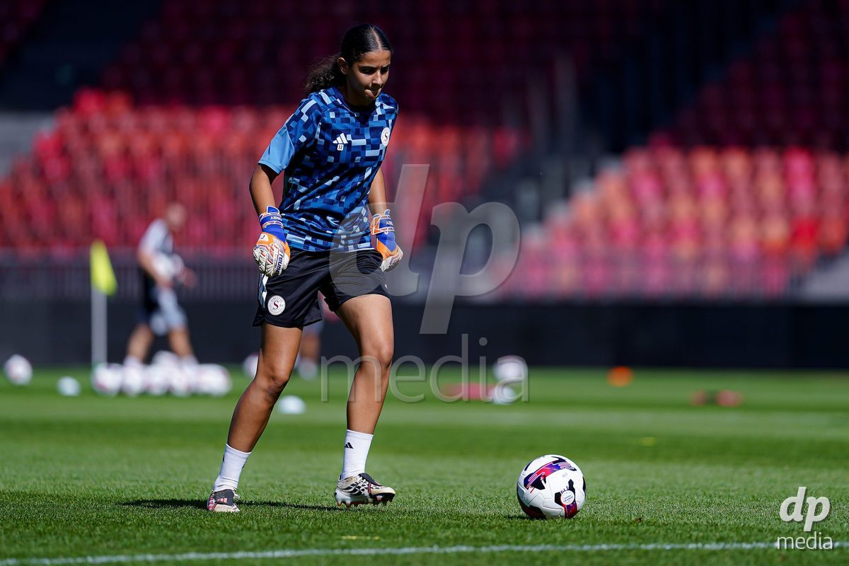 ZURICH, SWITZERLAND - September 6: Abby Blanco Acevedo of Servette FC Chenois Feminin warming up during the AXA Women's Super League match between GC Frauenfussball and Servette FC Chenois Feminin at Letzigrund on September 6, 2026 in Zurich, Switzerland.