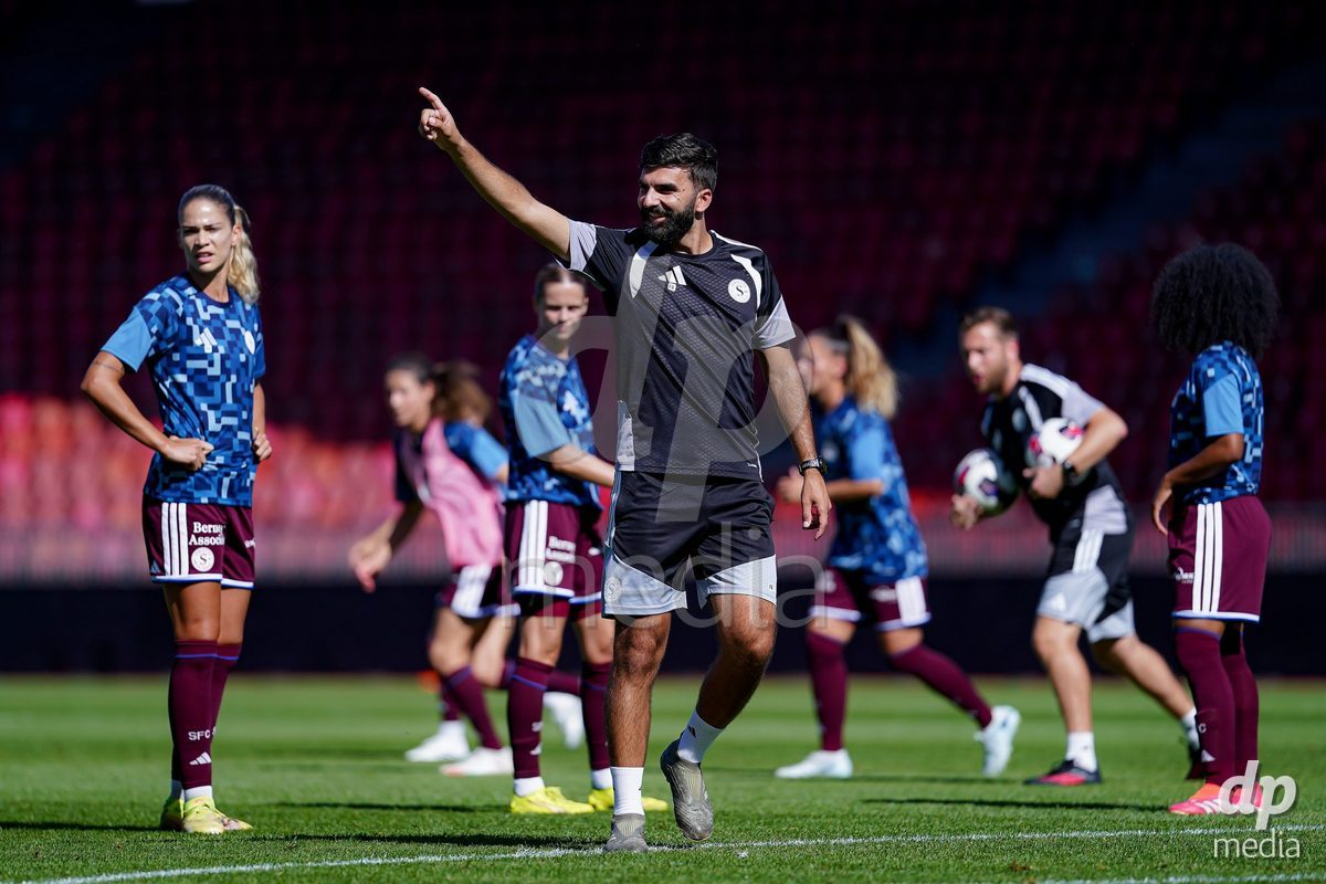 ZURICH, SWITZERLAND - September 6: Servette FC Chenois Feminin staff during the AXA Women's Super League match between GC Frauenfussball and Servette FC Chenois Feminin at Letzigrund on September 6, 2026 in Zurich, Switzerland.