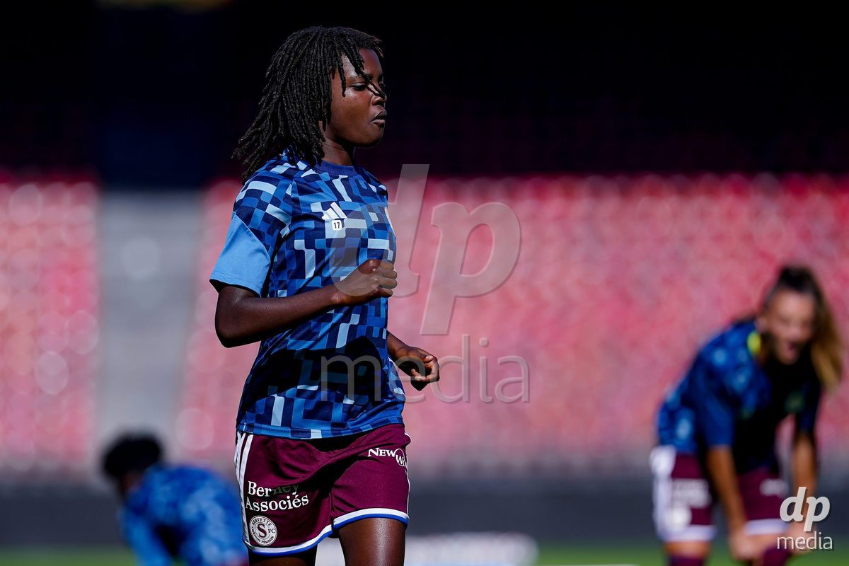 ZURICH, SWITZERLAND - September 6: Garance Nein of Servette FC Chenois Feminin warming up during the AXA Women's Super League match between GC Frauenfussball and Servette FC Chenois Feminin at Letzigrund on September 6, 2026 in Zurich, Switzerland.