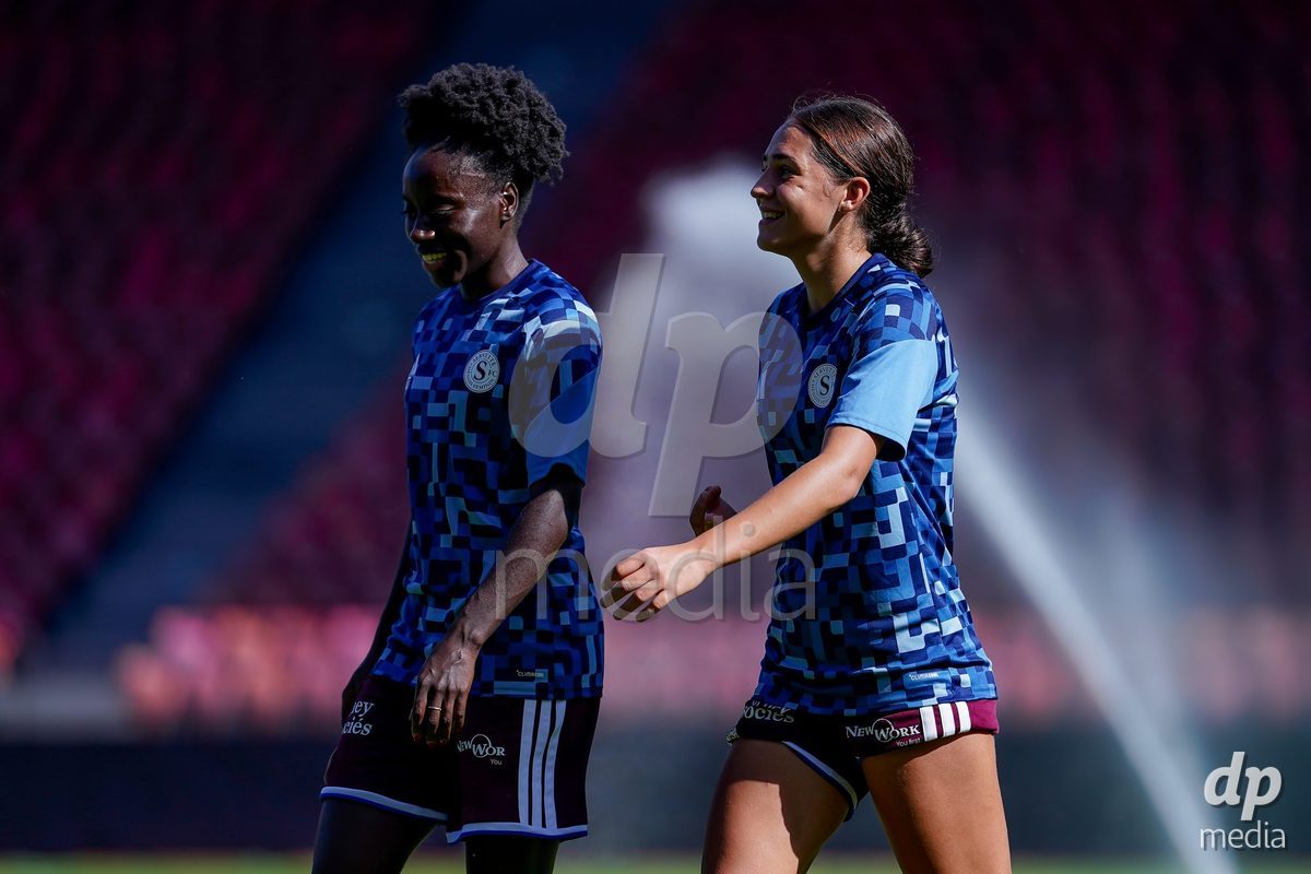 ZURICH, SWITZERLAND - September 6: Amina Muratovic (Amina Muratović) of Servette FC Chenois Feminin (R) and Bénédicte Simon (Benedicte Simon) of Servette FC Chenois Feminin  (L) warming up during the AXA Women's Super League match between GC Frauenfussball and Servette FC Chenois Feminin at Letzigrund on September 6, 2026 in Zurich, Switzerland.