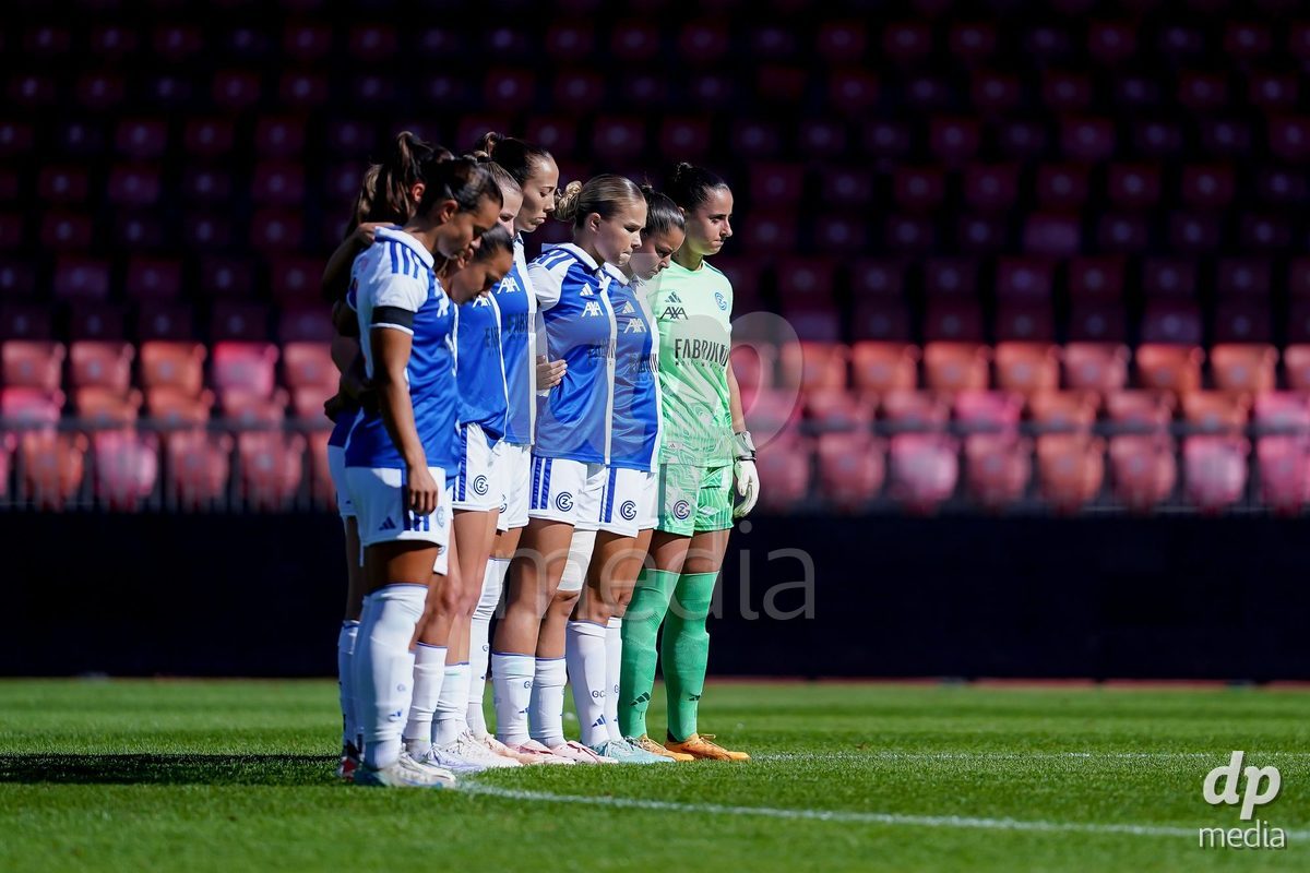 ZURICH, SWITZERLAND - September 6: GC Frauenfussball during the minute of silence for Marcel Bollmann during the AXA Women's Super League match between GC Frauenfussball and Servette FC Chenois Feminin at Letzigrund on September 6, 2026 in Zurich, Switzerland.