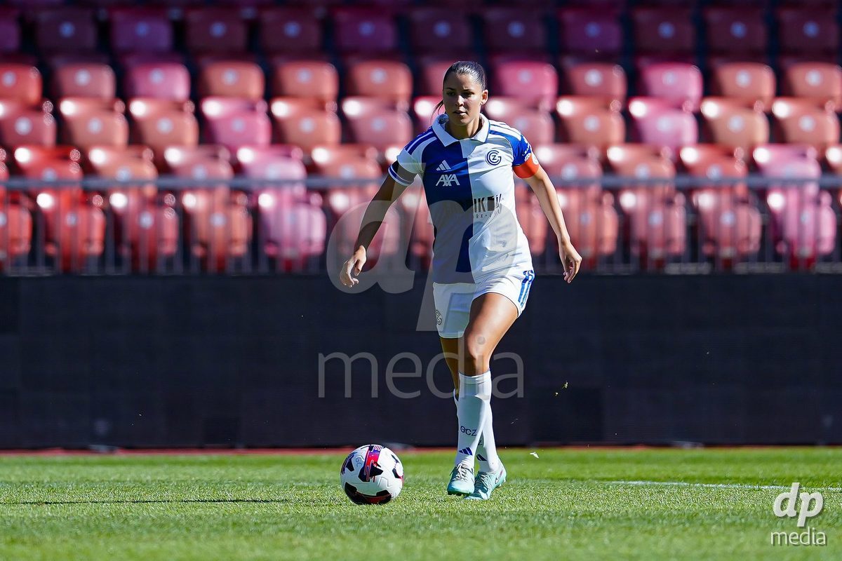 ZURICH, SWITZERLAND - September 6: Luna Lemperiere of GC Frauenfussball controls the ball during the AXA Women's Super League match between GC Frauenfussball and Servette FC Chenois Feminin at Letzigrund on September 6, 2026 in Zurich, Switzerland.