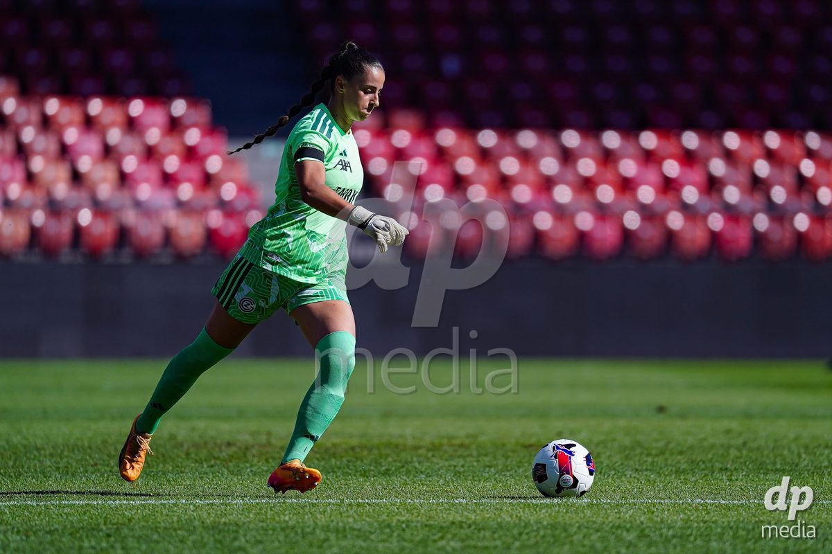 ZURICH, SWITZERLAND - September 6: Jimena Vicario Casal of GC Frauenfussball controls the ball during the AXA Women's Super League match between GC Frauenfussball and Servette FC Chenois Feminin at Letzigrund on September 6, 2026 in Zurich, Switzerland.