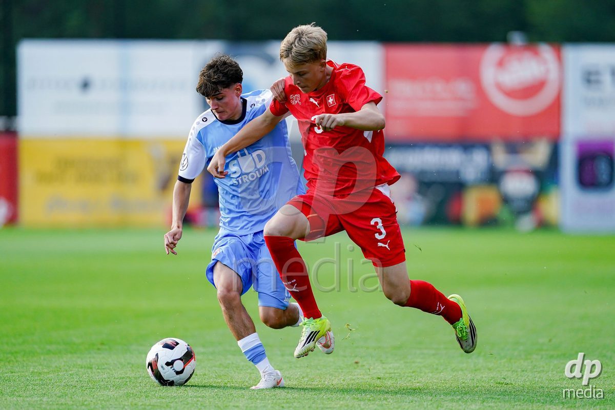 OBERE AU, Switzerland - September 8: Jaron Metzger of Switzerland (R) battles for the ball during the International Friendly U20 match between Switzerland and Luxembourg at TBD on September 8, 2026 in Obere Au, Switzerland.