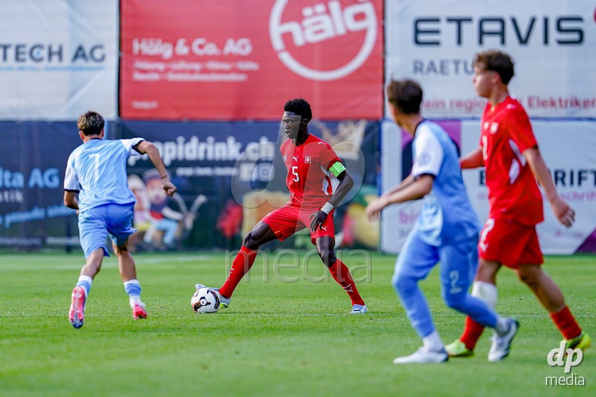 OBERE AU, Switzerland - September 8: Manuel Meudje of Switzerland controls the ball during the International Friendly U20 match between Switzerland and Luxembourg at TBD on September 8, 2026 in Obere Au, Switzerland.